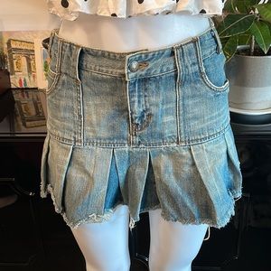 American Eagle Outfitters denim low-cut mini-skirt Ice Spice Style sz 2